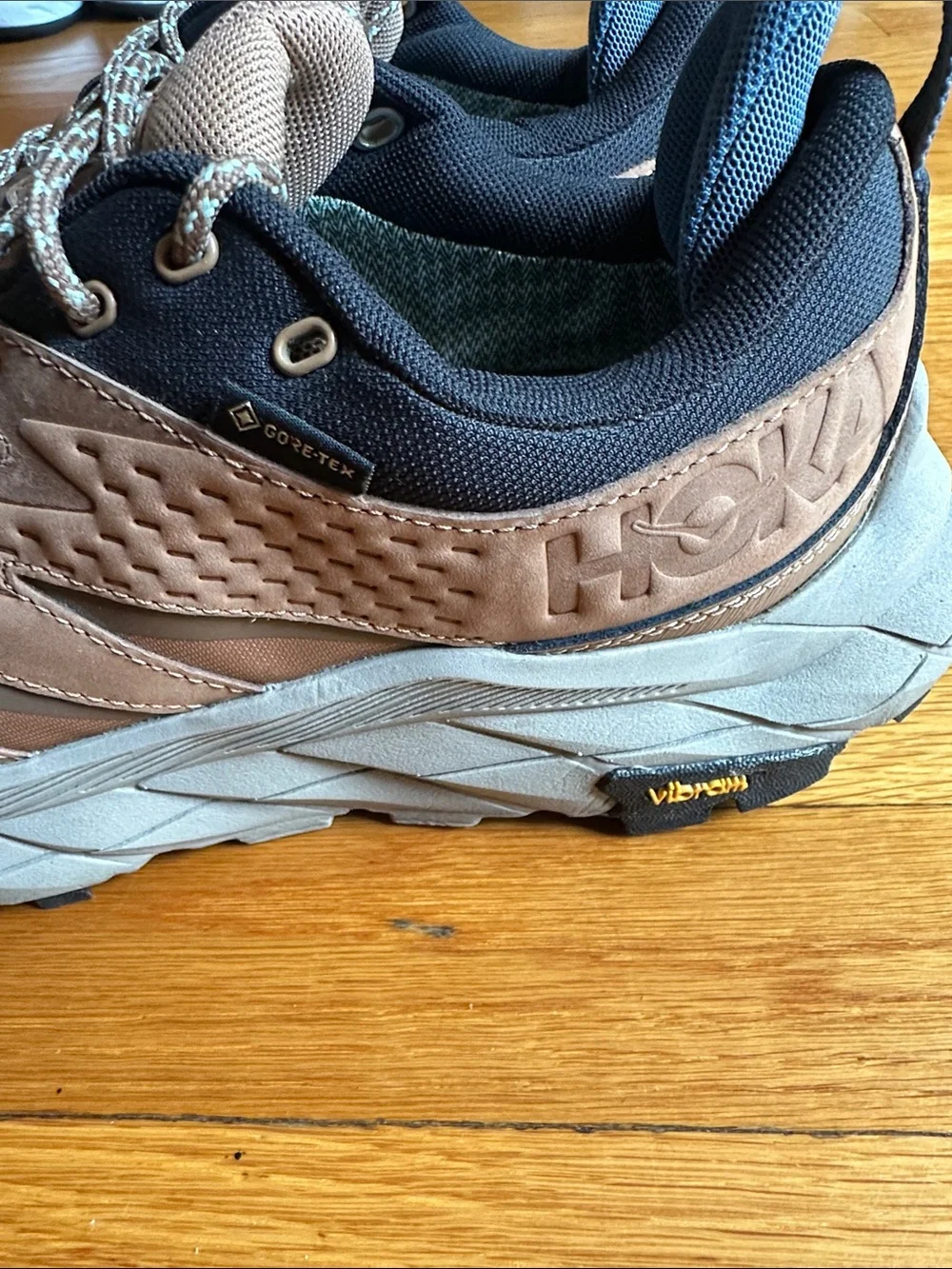 Hoka One One Women’s Anacapa GORE-TEX Low Hiking Trail Running shoe.
